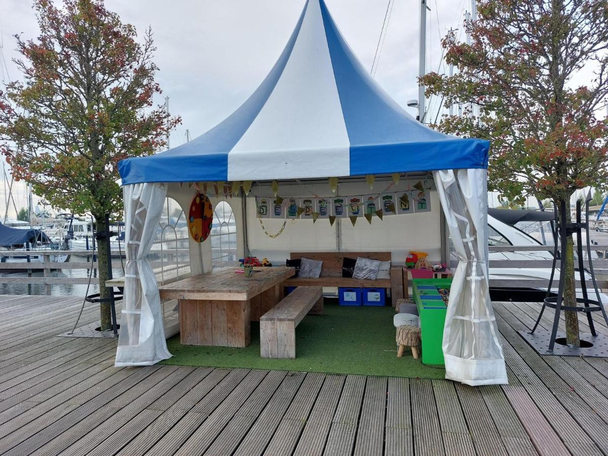 Hotel Luxury Houseboat In Volendam Marina Zewnętrze zdjęcie